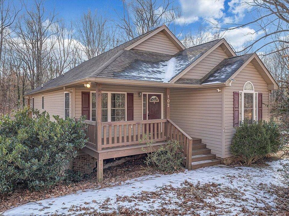 1st image of 102 Woodlake Dr