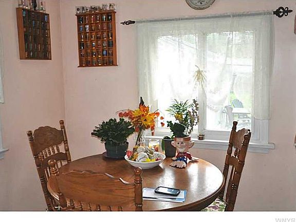 5th image of 279 Harrison Ave