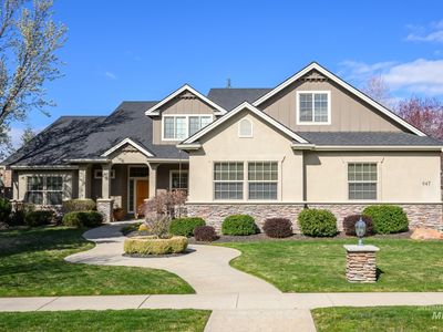 647 Water Grove Dr, Eagle, ID, 83616