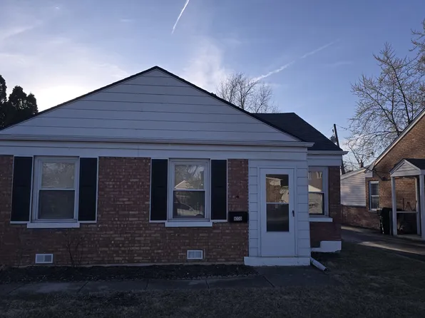 8330 N New England Ave, Niles, IL 60714