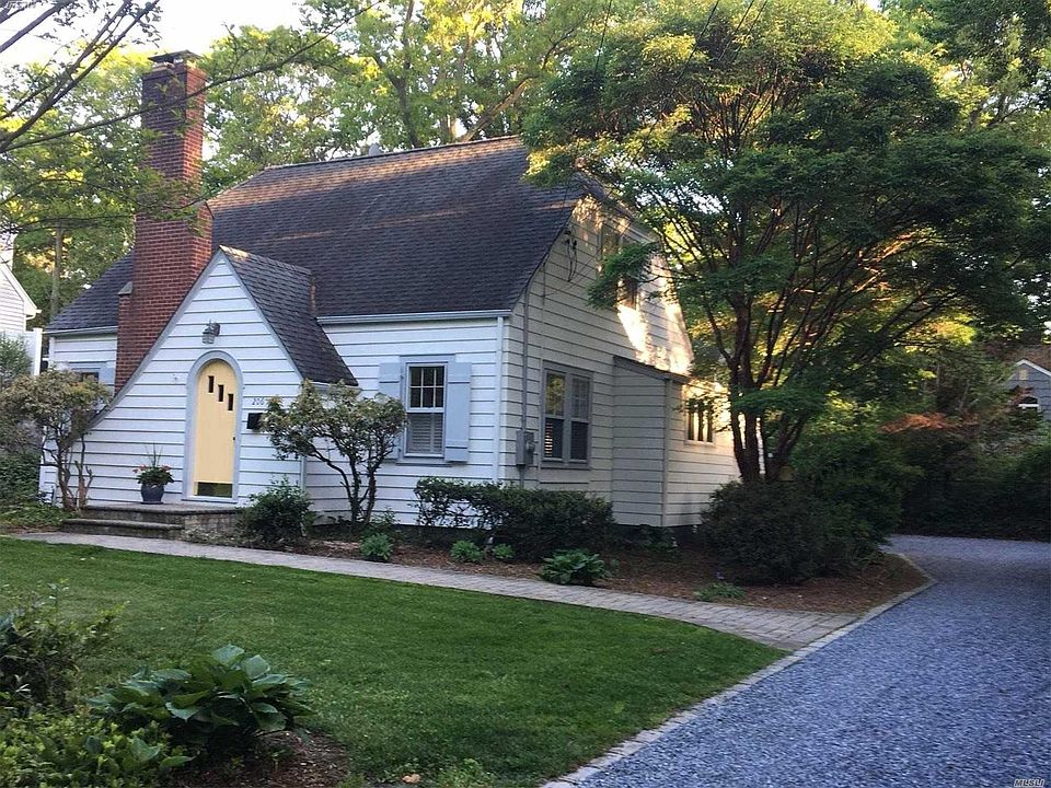 1st image of 206 Emerson St