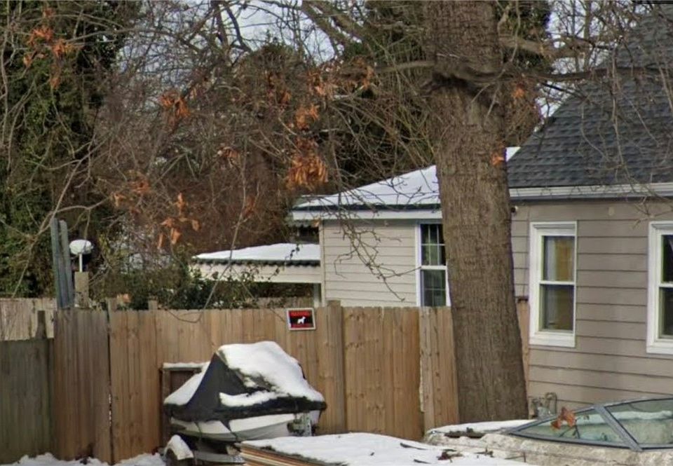 2nd image of 1409 Bowen St