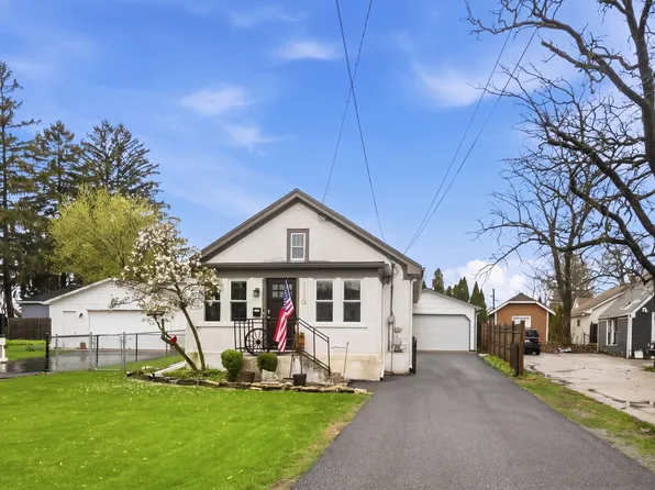 116 High St, Highwood, IL 60040
