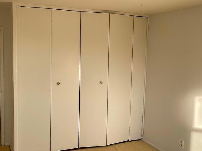 Huge closets (8ft high)