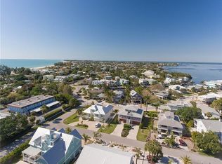 11 Palm Harbor Dr, Holmes Beach, FL 34217