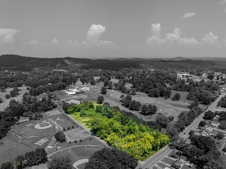 802 Country Club Ct — Photo 5