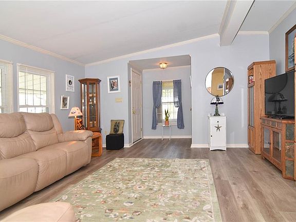 2nd image of 181 Little Pond Rd
