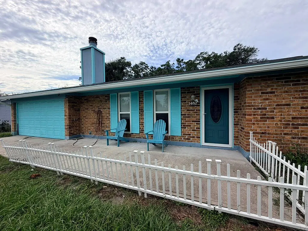 3 bed, 2.0 bath, 1744 sqft, $1,800 — Photo 1