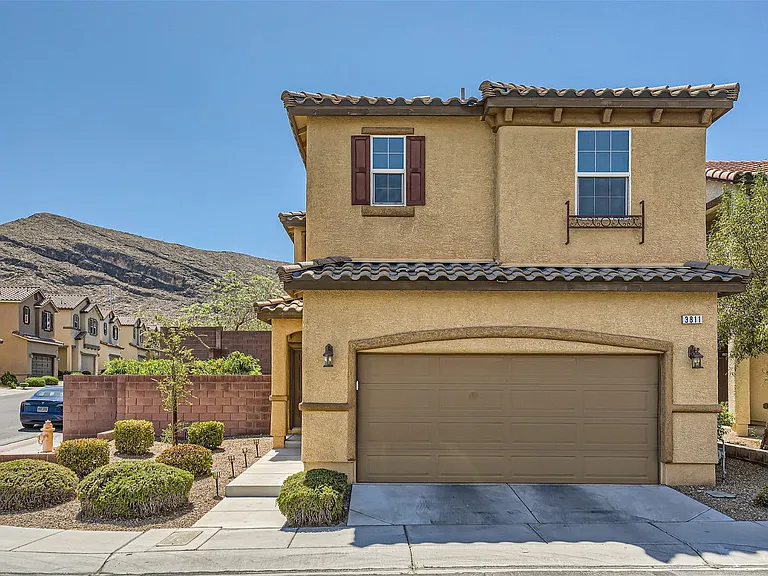 3811 Total Eclipse St — Photo 2