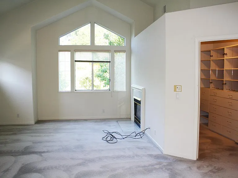 18316 Chelmsford Dr — Photo 8