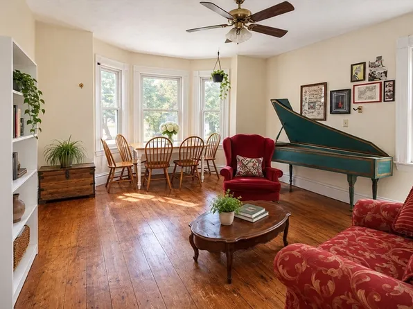 17 Ballard St #2, Jamaica Plain, MA 02130