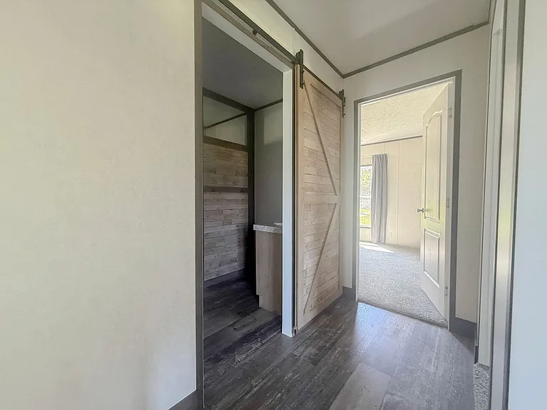 175 Oak Ln — Photo 32