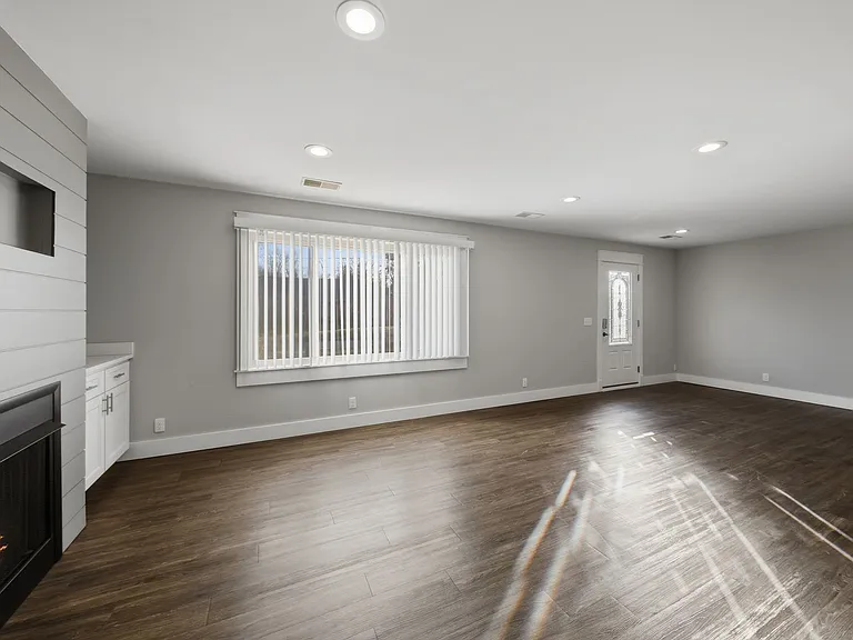 3310 Plateau Pl — Photo 9