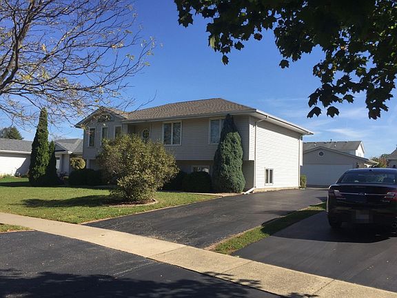 3rd image of 510 Whiteside Dr