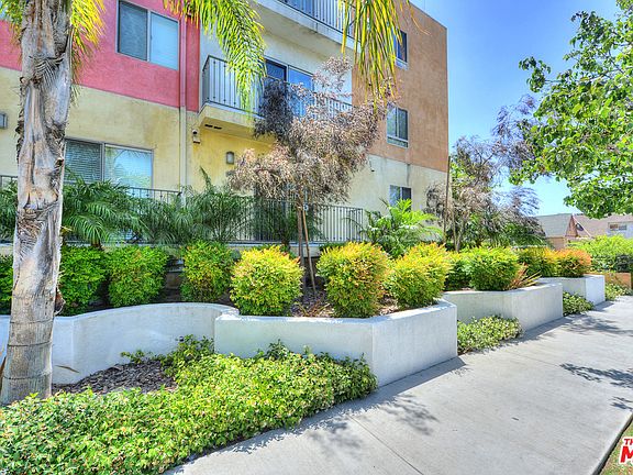 2nd image of 5232 Satsuma Ave #110