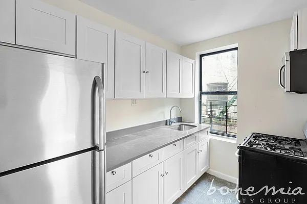 Rented by Bohemia Realty Group | media 8