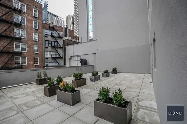 Rented by Bond New York | media 11