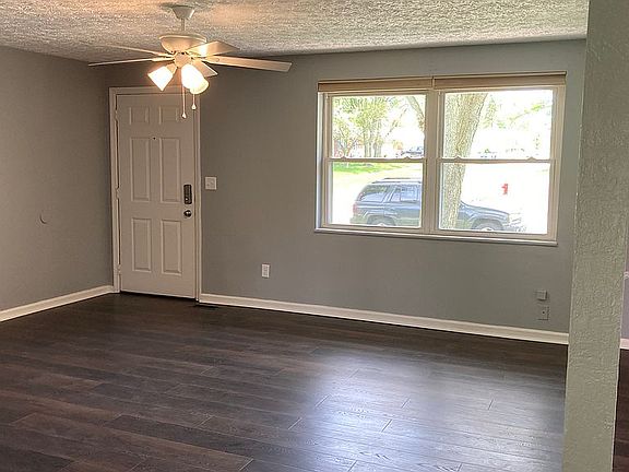 4th image of 7107 Belle Plain Dr