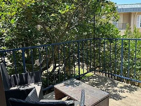 7108 N Holiday Dr, Galveston, TX 77550