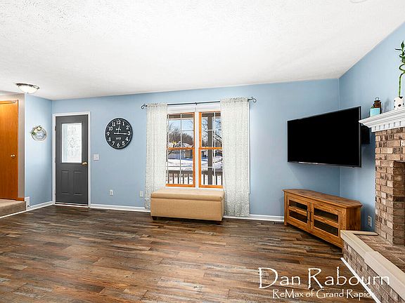 3rd image of 3686 McClow Dr SW