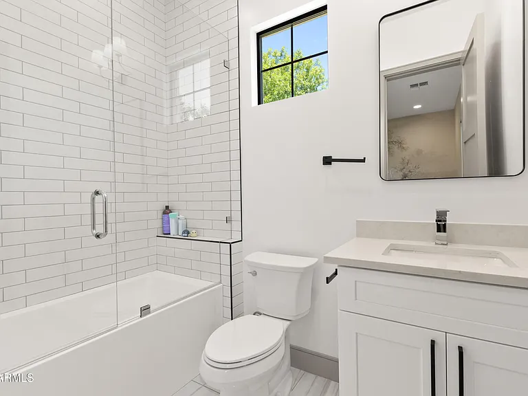 2912 E Pierson St — Photo 44