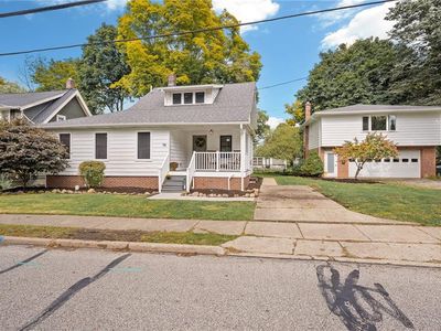 36 Olive St, Chagrin Falls, OH, 44022