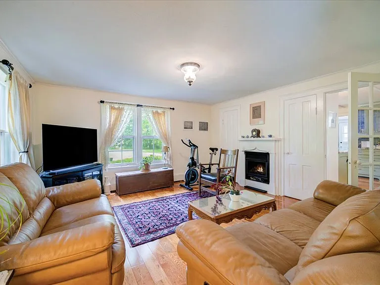 123 Bedell Ave — Photo 7