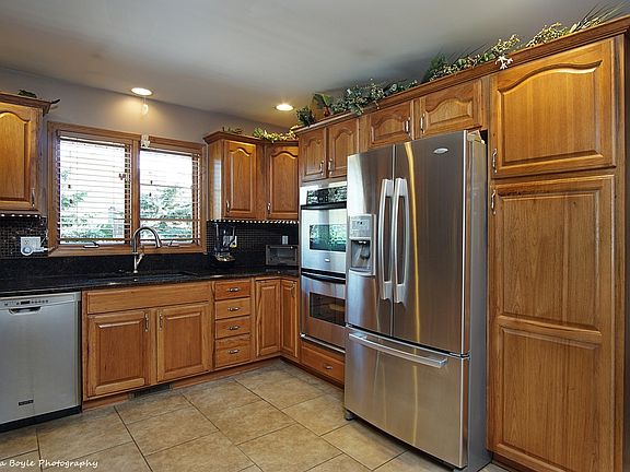 5th image of 5082 E 106th Ln
