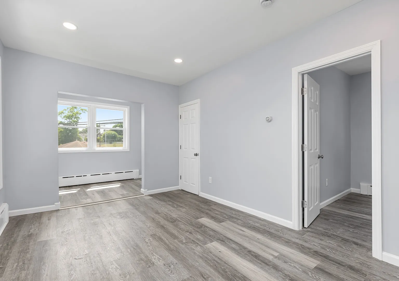 272 Laurence Pkwy — Photo 2