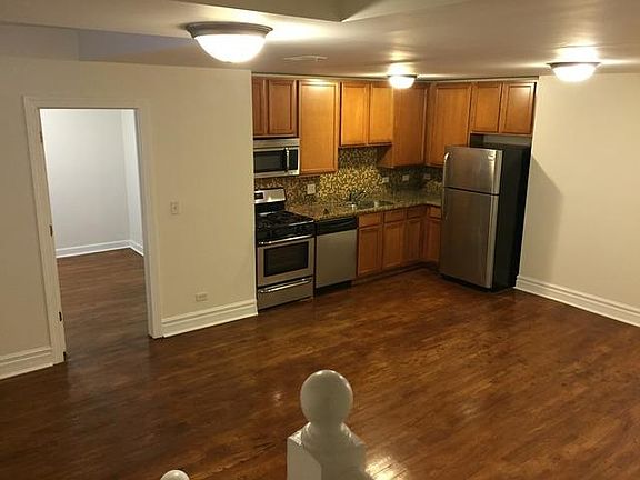 3rd image of 6309 N Albany Ave APT Gb