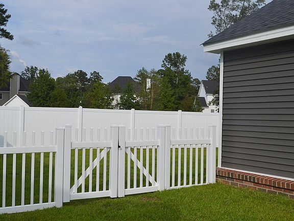3rd image of 110 Jennings Ct