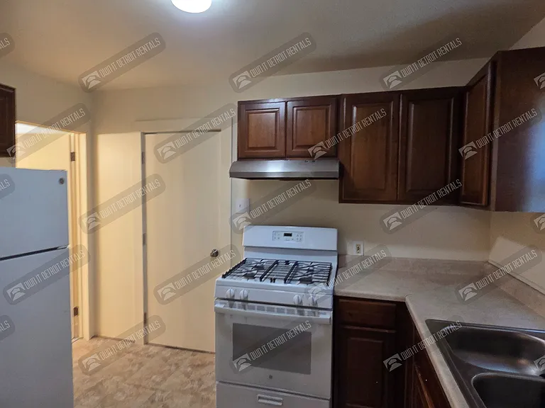 15887 Muirland St — Photo 14