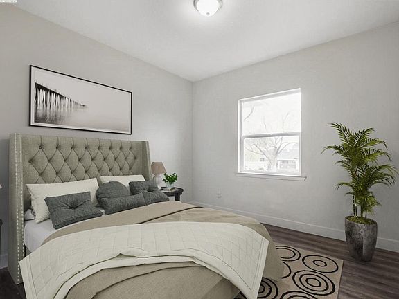 2nd image of 4153 Railroad Ave #108