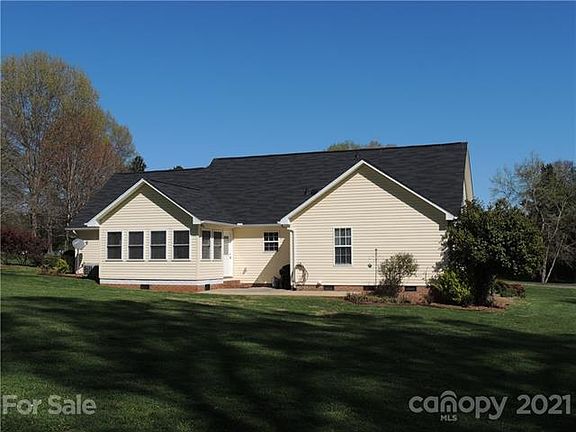 5th image of 2065 Picnic Dr