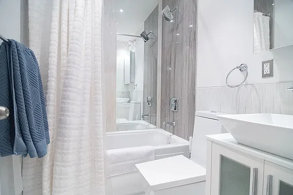 Rented by WAM Partners - William Moses Co. | media 31