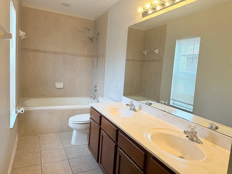 2123 Portcastle Cir — Photo 9