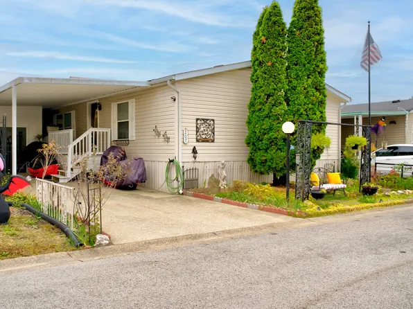 207 Weeping Pine Blvd #196, New Albany, IN 47150