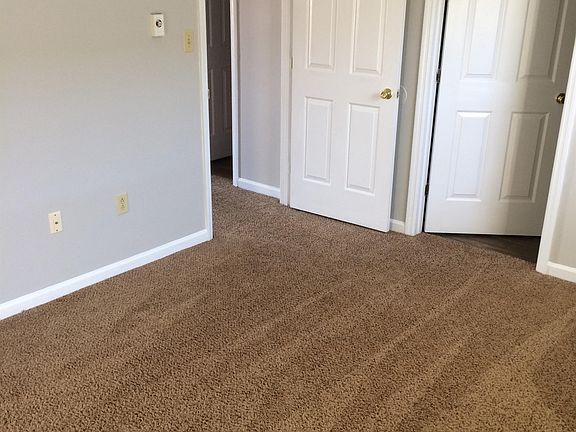 5th image of 705 Four Mile Ave #6