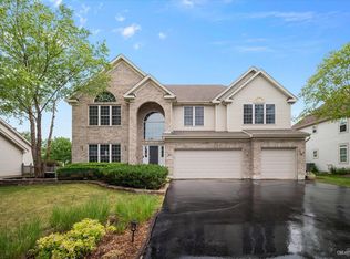 1081 Grayhawk Dr, Algonquin, IL 60102