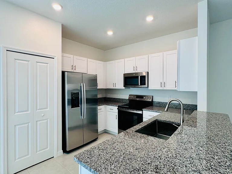 10231 Honey Hammock Way — Photo 7