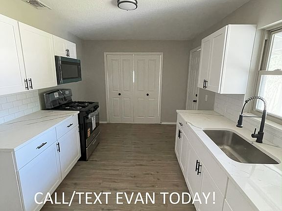 2nd image of 2739 W Woodlawn Ave