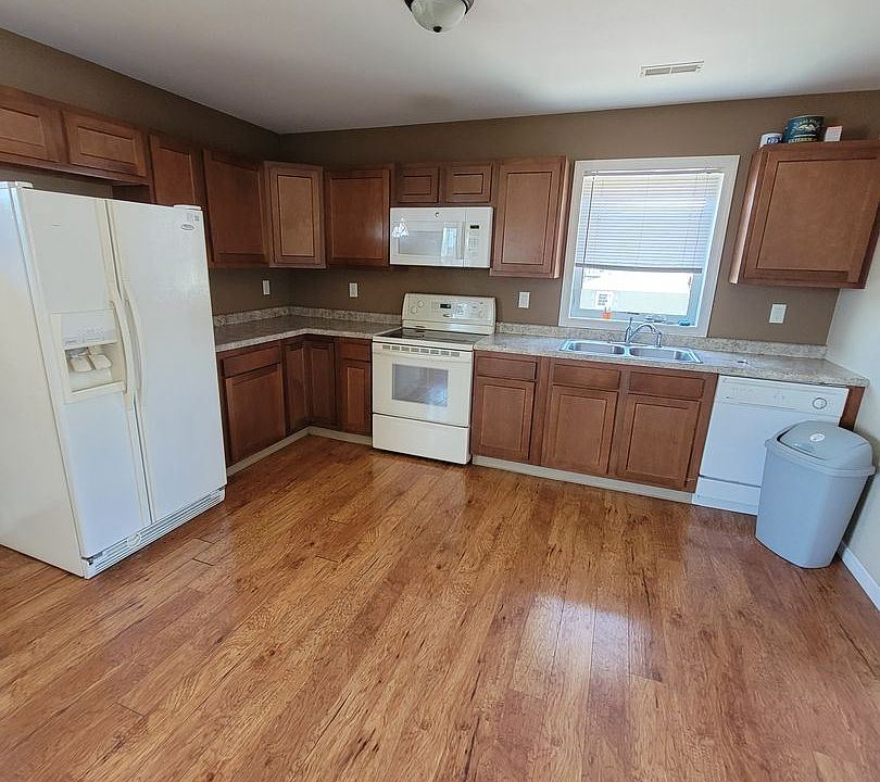 1st image of 695 Staley Ave #12723923