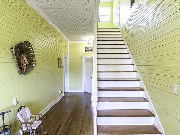 5th image of 1035 W Ferry Rd