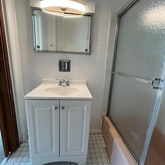 62 Jefferson St #3R — Photo 4