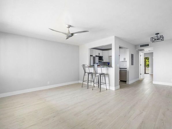 400 Village Green Cir Unit 310