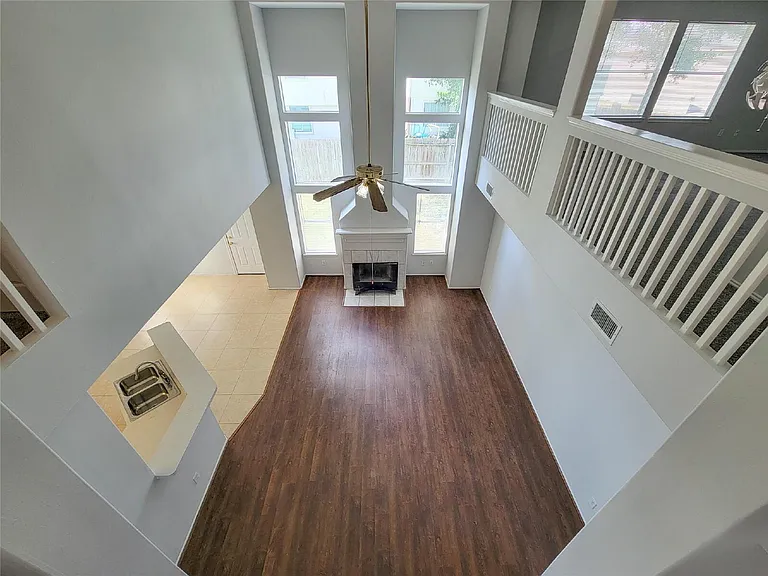 19726 Lindenfield Ct — Photo 35