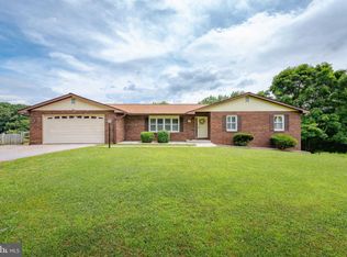 18319 Falls Rd, Hampstead, MD 21074