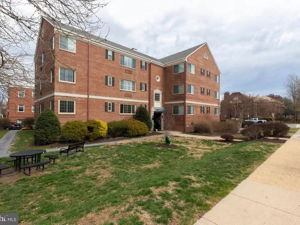 820B S Washington St #325, Alexandria, VA 22314