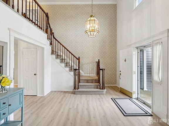 4th image of 12 Titus Ln #12