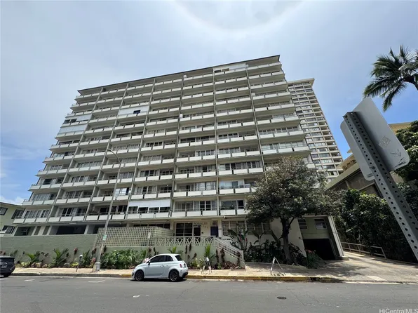 445 Kaiolu St APT 710, Honolulu, HI 96815